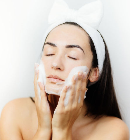 Blog Feed Article Feature Image Carousel: The Rise and Benefits of Natural Face Cleansers 